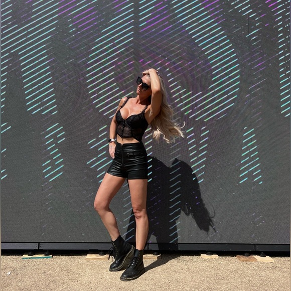 Meet your Posher, Sara - Picture 5 of 9